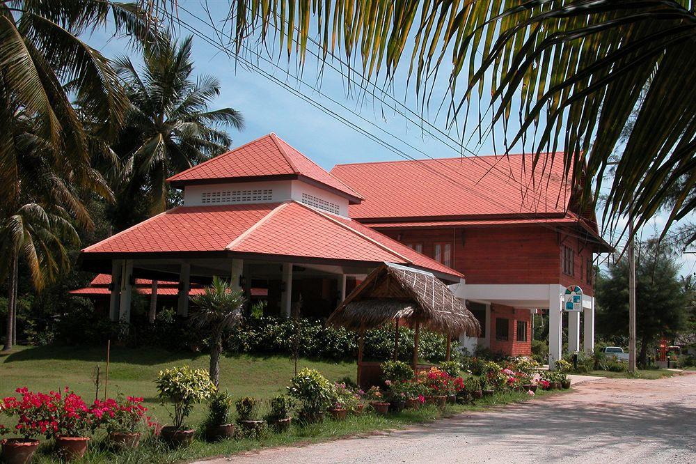 Coral Hotel Bangsaphan Bang Saphan Exterior photo